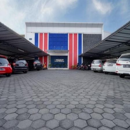 D'Paragon Flamboyan Yogyakarta Exterior photo